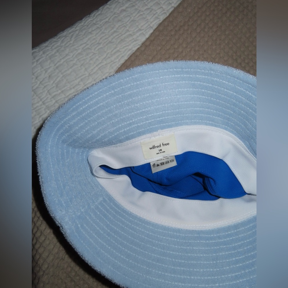 Aritzia Gander Bucket Hat - Picture 3 of 6